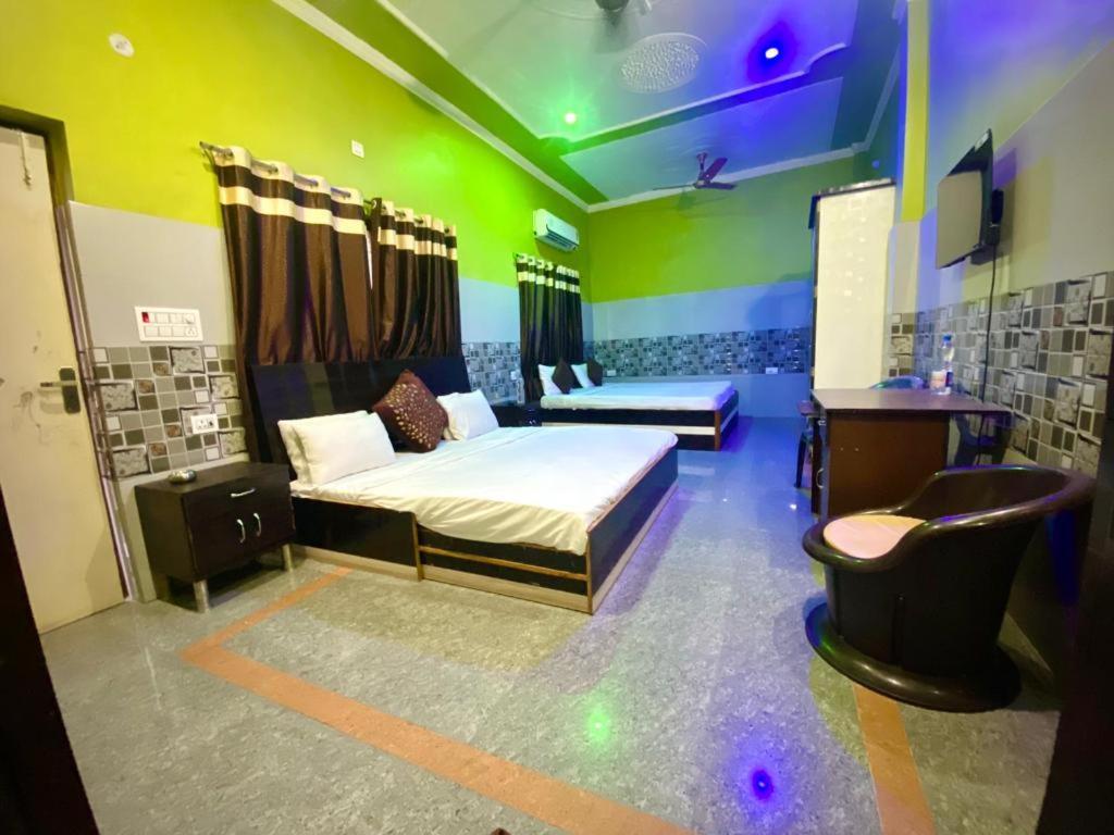 Nidhi Hotel Varanasi